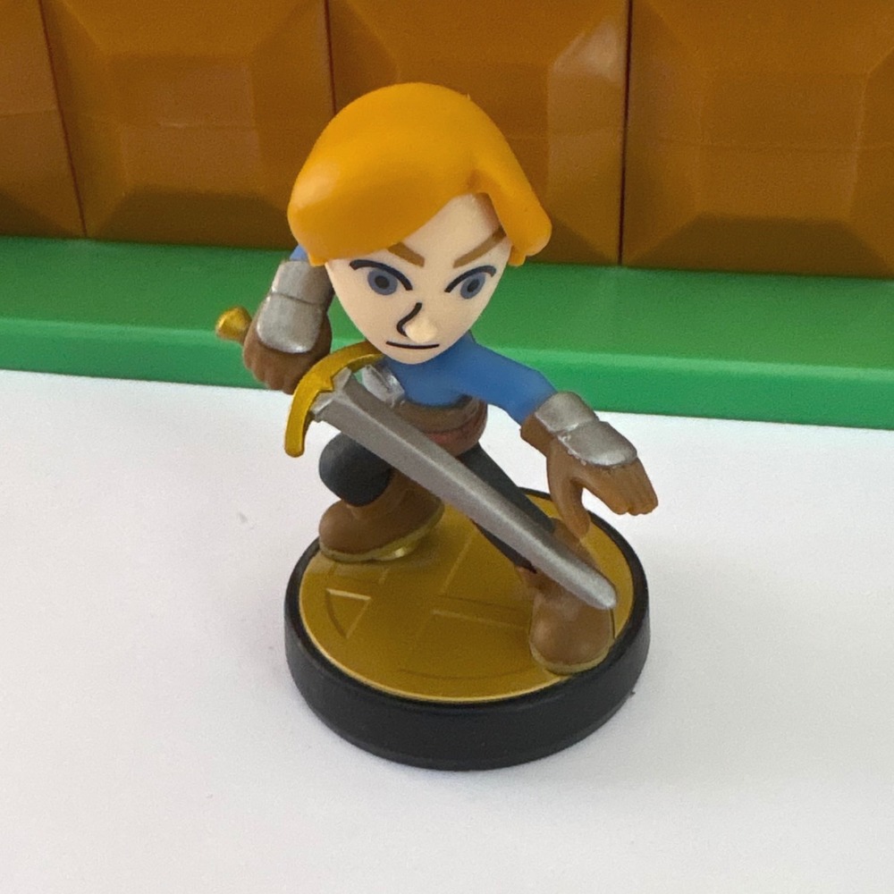 Nintendo Amiibo Mii Swordfighter Super Smash Bros Series NVL-001 Sword Fighter